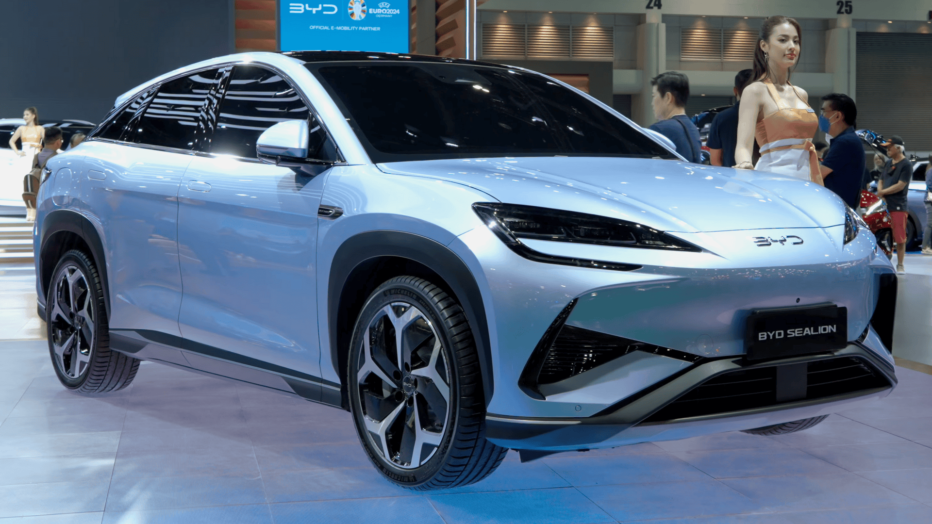 BYD Seal İnceleme: Elektrikli Sedan Pazarında Dengeleri Değiştiren Model 3 BYD Seal 2024+ inceleme görseli 1