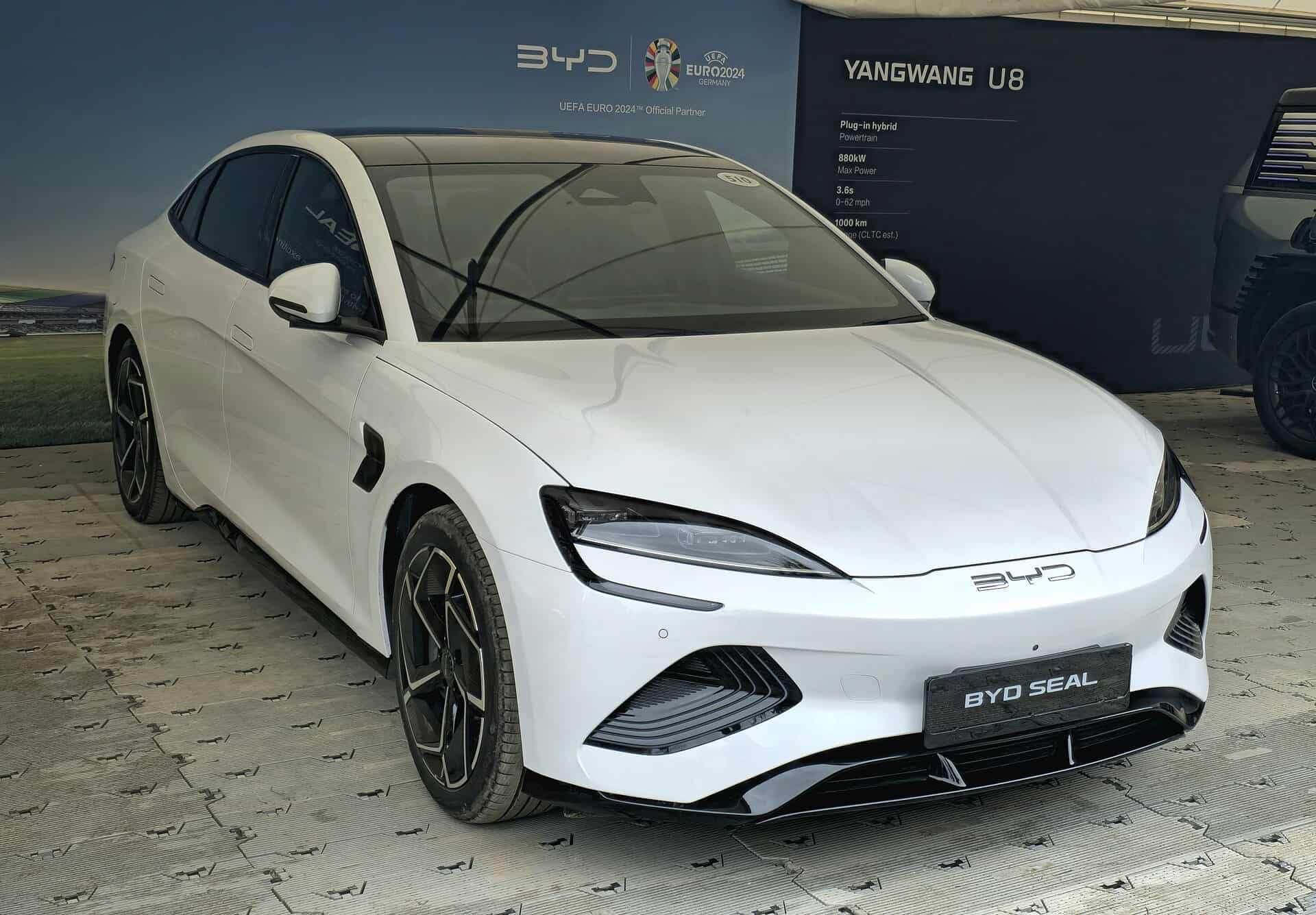 BYD Seal İnceleme: Elektrikli Sedan Pazarında Dengeleri Değiştiren Model 6 BYD Seal 2024+ inceleme görseli 4