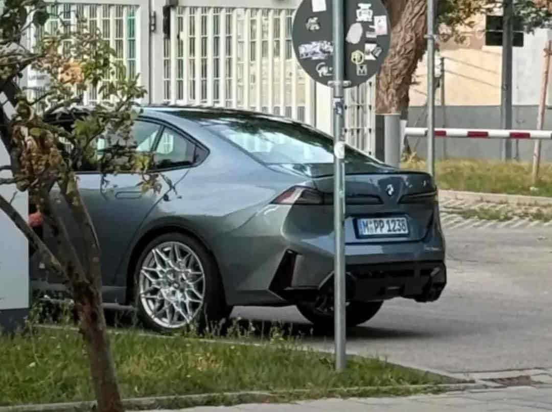 Sekizinci Nesil Yeni BMW 3 Serisi Tamamen Çıplak Yakalandı görsel 5