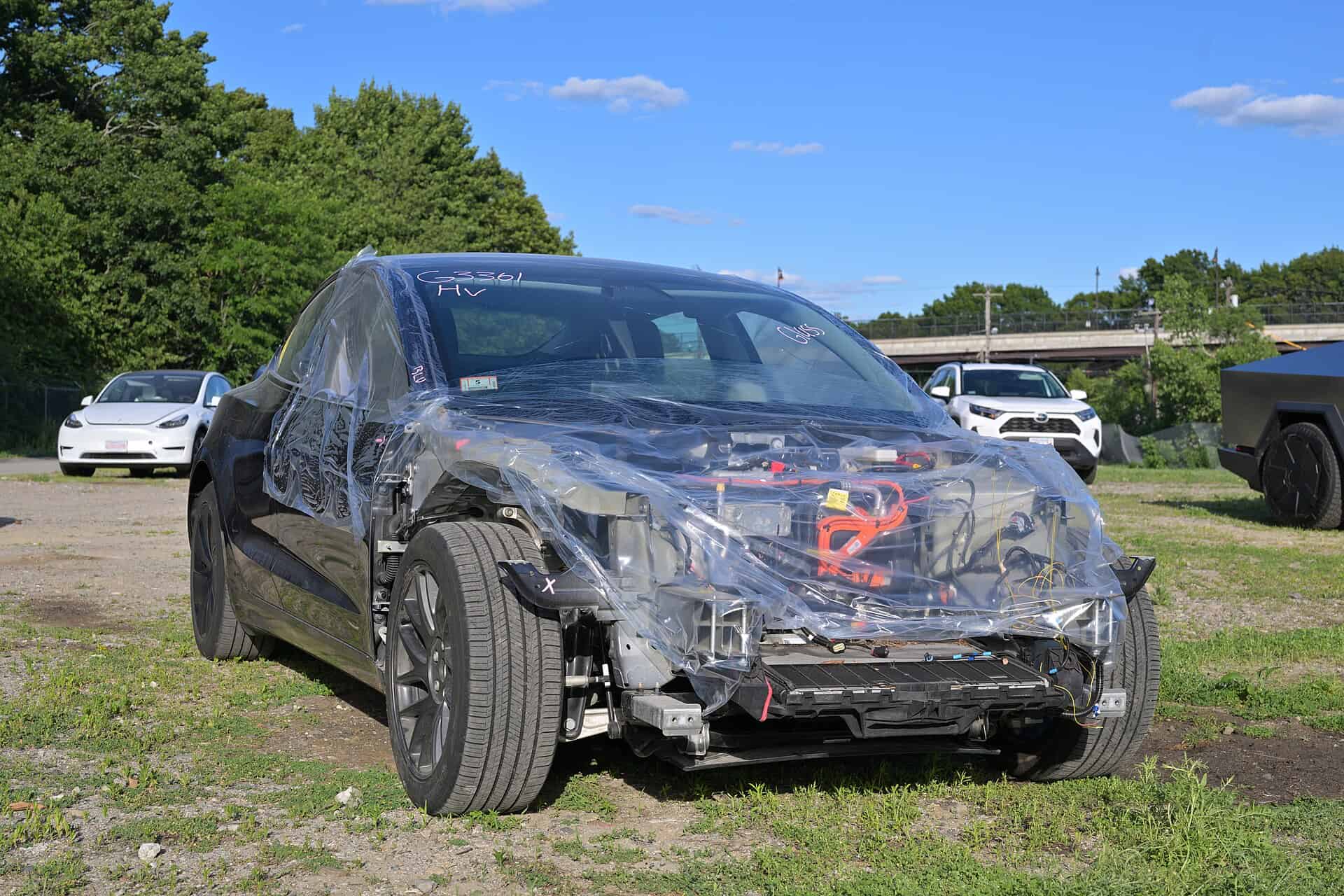 Tesla Model 3 vs BYD Seal: 2026 Türkiye Karşılaştırması 3 Tesla Model 3 2026 karşılaştırma görseli