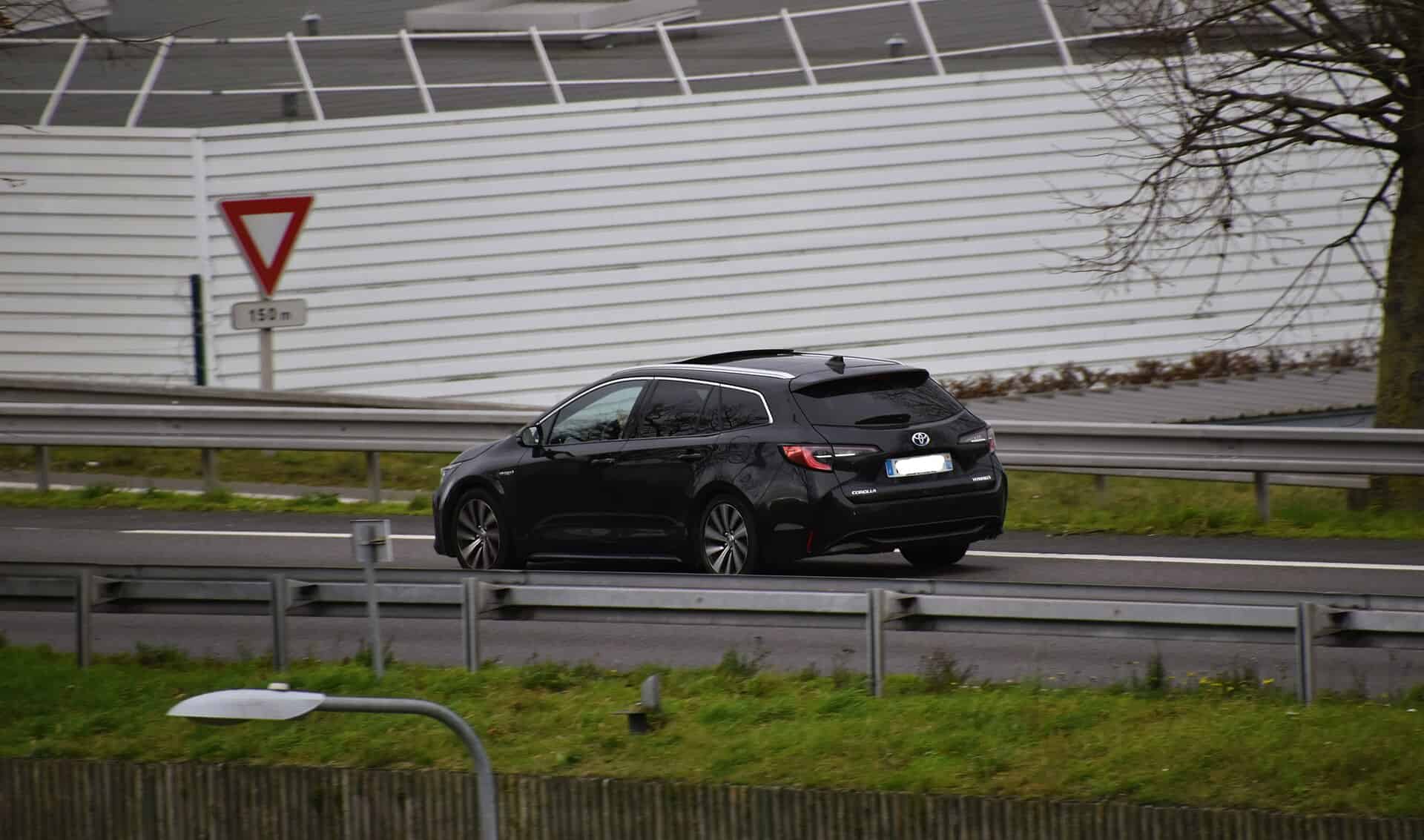 Toyota Corolla E210 inceleme görseli 4