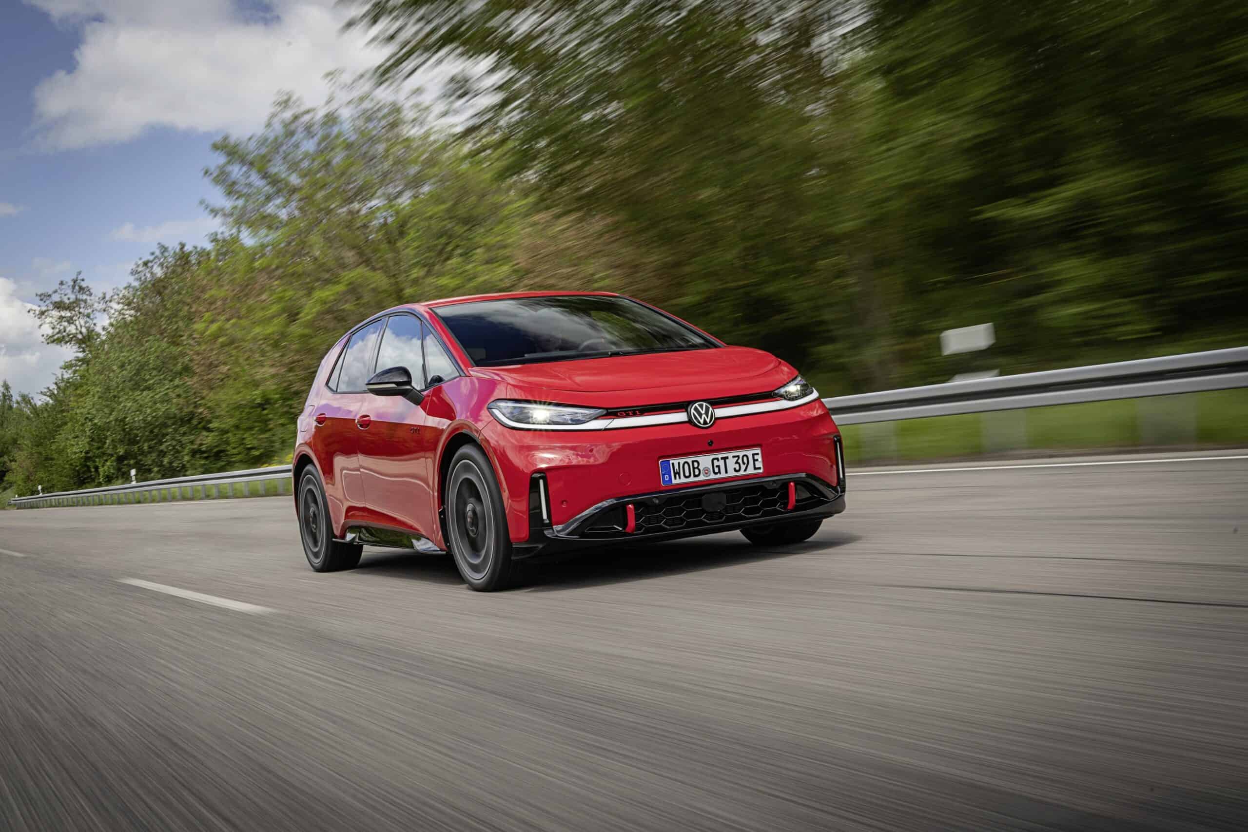 Volkswagen ID.3 GTI Tanıtıldı: Markanın En Güçlü Ateşli Hatchback'i Arkadan İtişli Oldu 4 Volkswagen ID.3 GTI Tanıtıldı: Markanın En Güçlü Ateşli Hatchback'i Arkadan İtişli Oldu görsel 2
