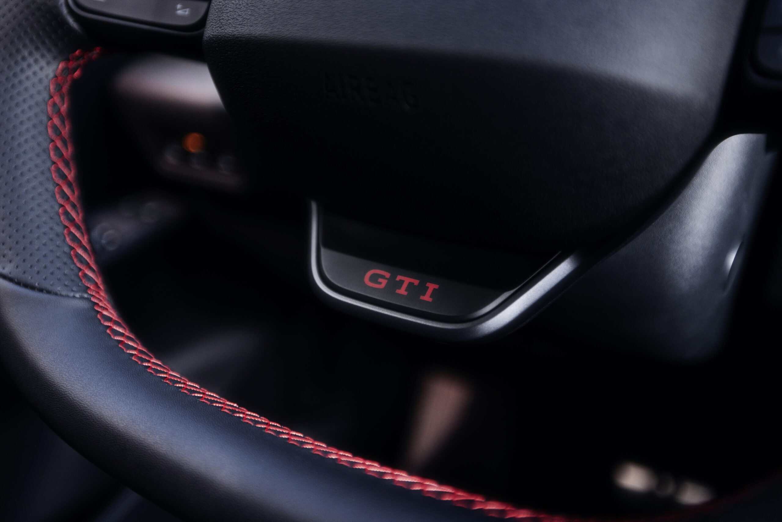 Volkswagen ID.3 GTI Tanıtıldı: Markanın En Güçlü Ateşli Hatchback'i Arkadan İtişli Oldu 6 Volkswagen ID.3 GTI Tanıtıldı: Markanın En Güçlü Ateşli Hatchback'i Arkadan İtişli Oldu görsel 4