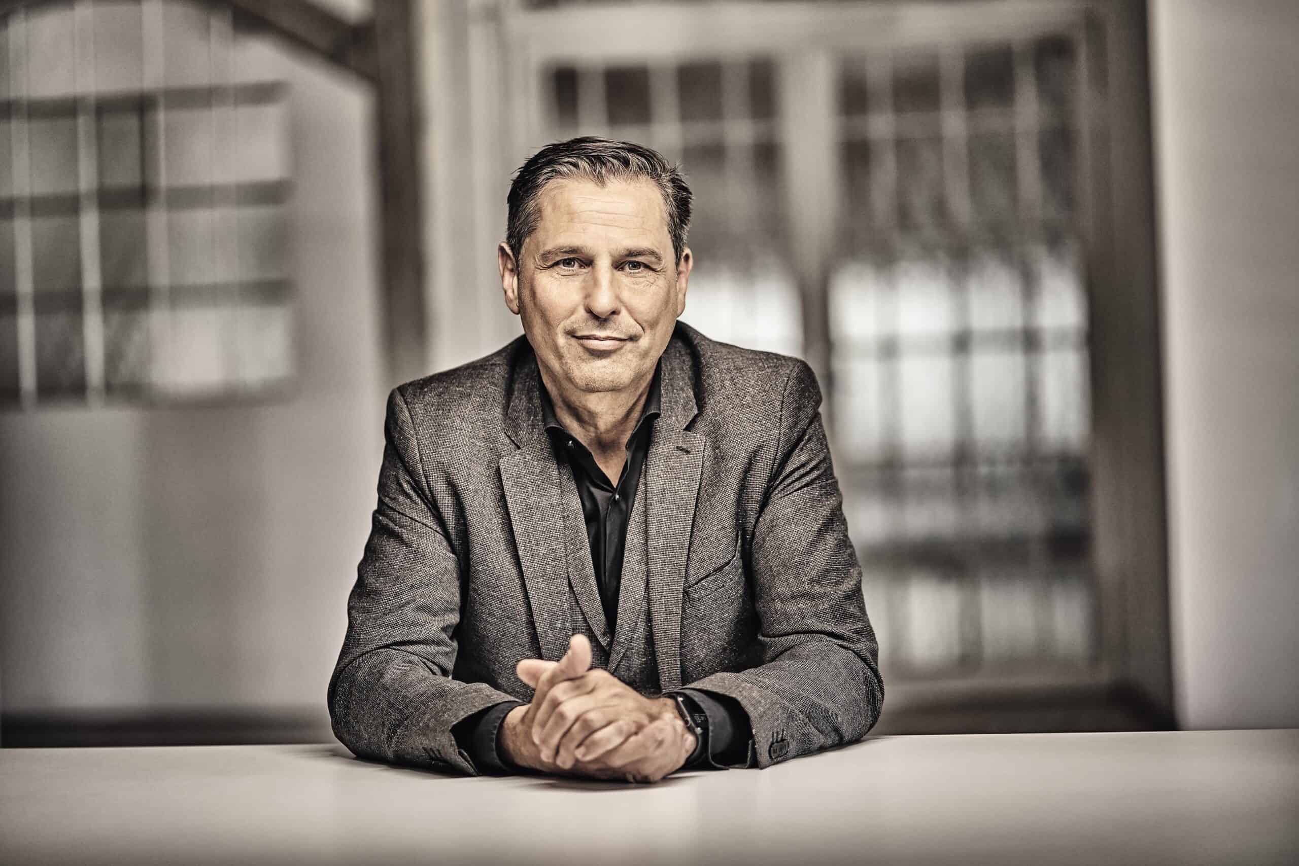 Volvo'da CEO Değişimi: Klaus Zellmer Direksiyona Geçecek görsel 2
