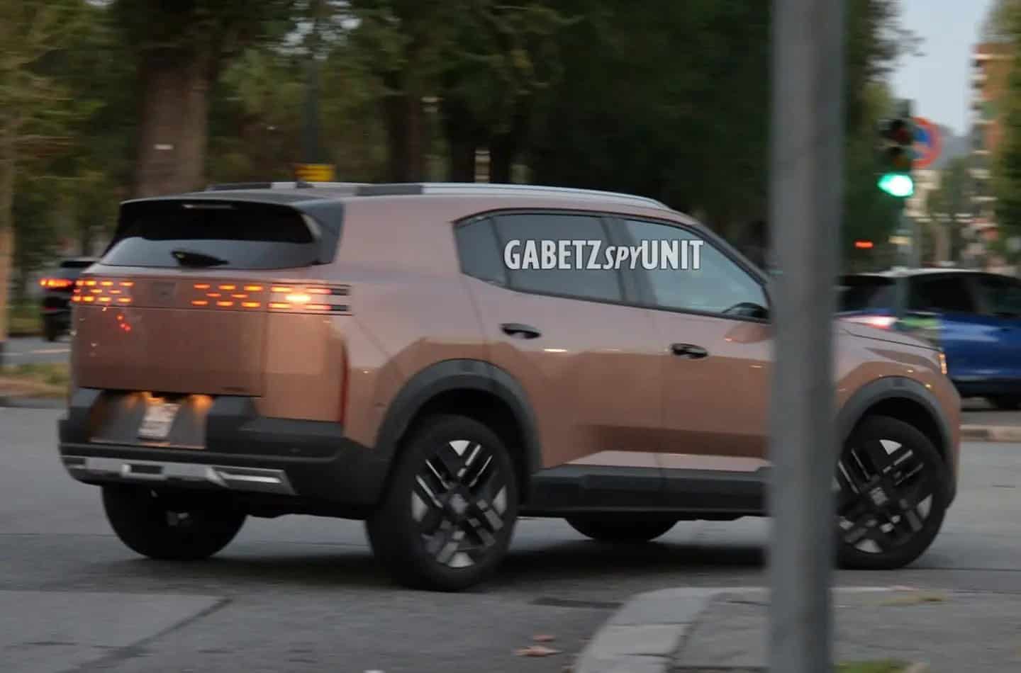 Yeni Fiat Grizzly'nin Arka Tasarımı Otomobil Dünyasını İkiye Böldü 6 Yeni Fiat Grizzly'nin Arka Tasarımı Otomobil Dünyasını İkiye Böldü görsel 4