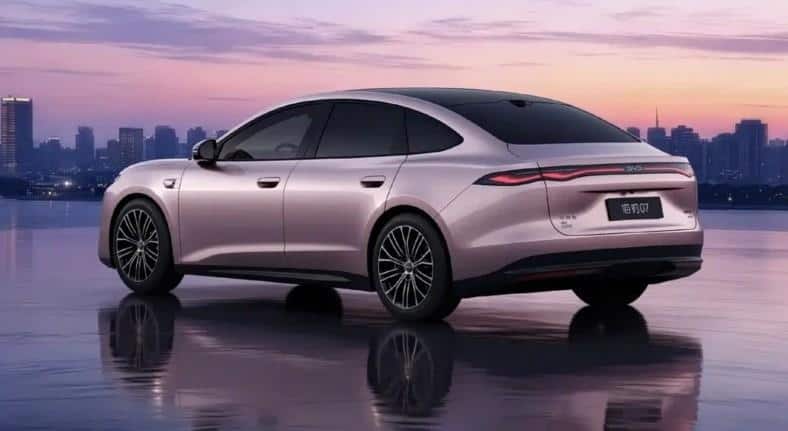 Yeni Nesil BYD Seal 07 Gün Yüzüne Çıktı: Boyutları Büyüdü, Menzili Uzadı görsel 4