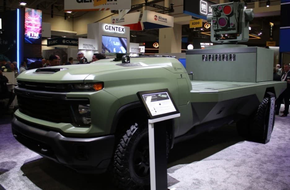 Chevrolet Silverado 3500HD, İnsansız Askeri Araca Dönüştürüldü görsel 3