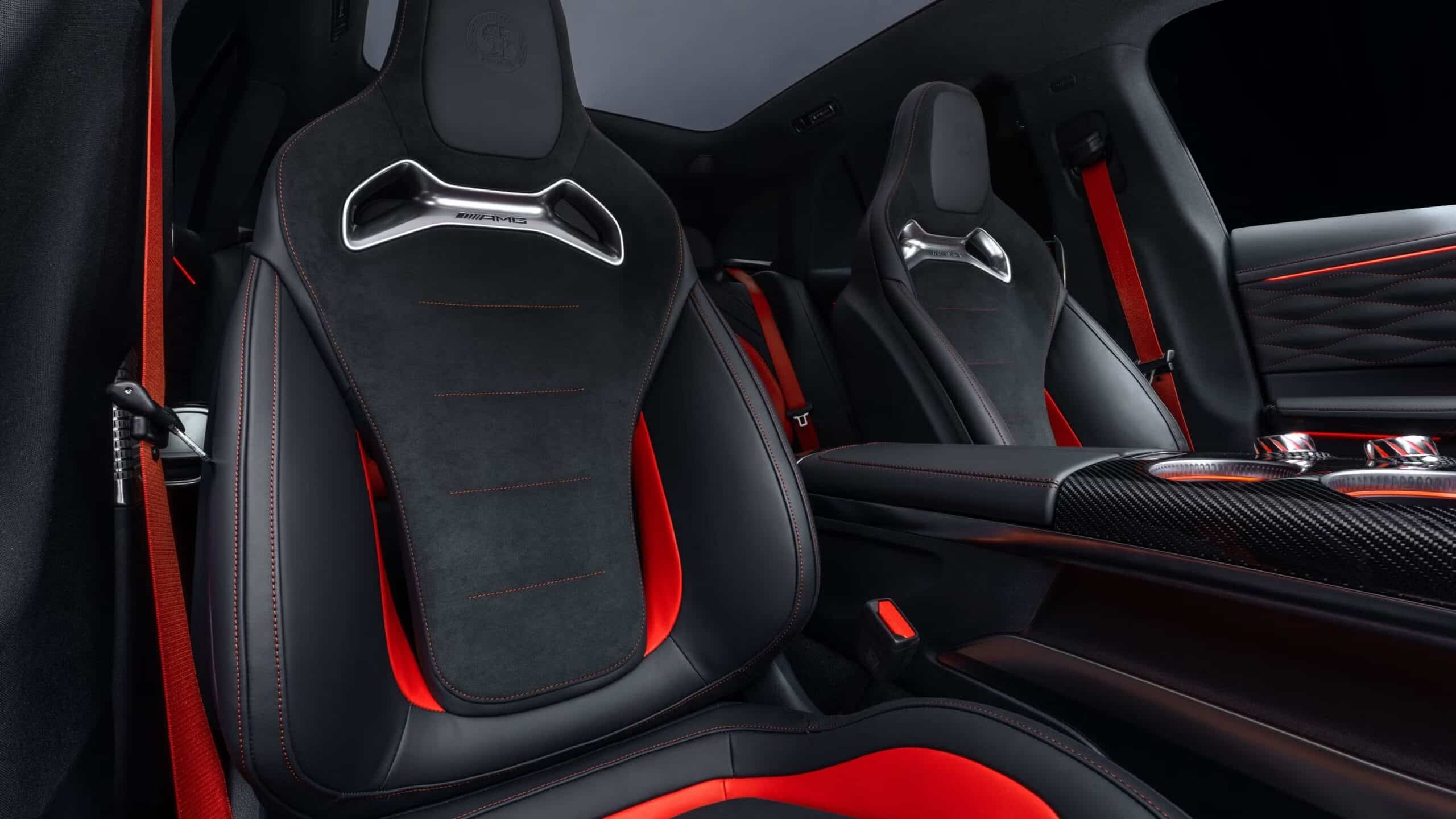 Mercedes-AMG GT SUV Tanıtıldı: 1.169 Beygir Güç ve 710 kW Hızlı Şarj Özelliğiyle Elektrikli Performans SUV'si 8 Mercedes-AMG GT SUV Tanıtıldı: 1.169 Beygir Güç ve 710 kW Hızlı Şarj Özelliğiyle Elektrikli Performans SUV'si görsel 6