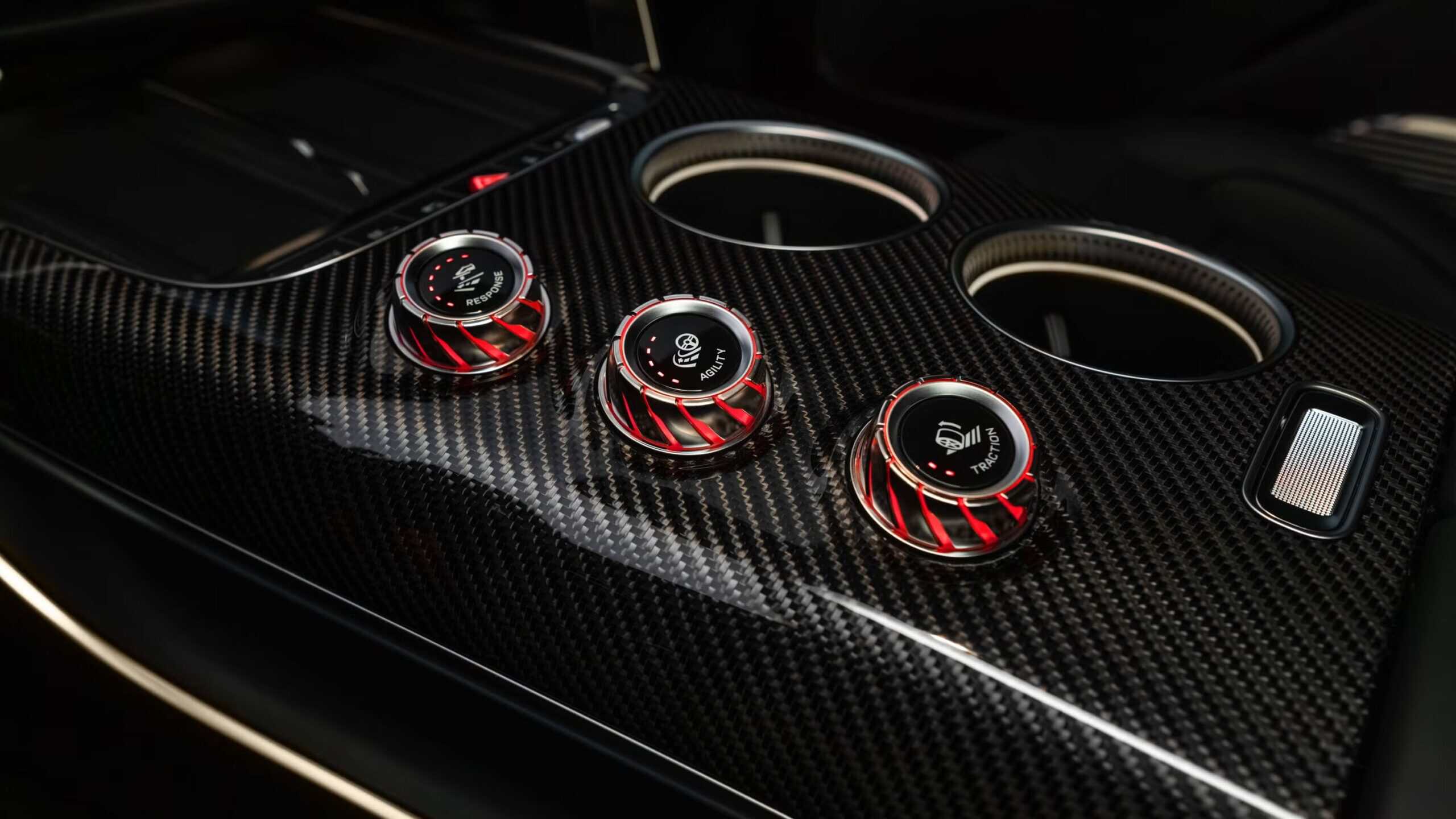 Mercedes-AMG GT SUV Tanıtıldı: 1.169 Beygir Güç ve 710 kW Hızlı Şarj Özelliğiyle Elektrikli Performans SUV'si 7 Mercedes-AMG GT SUV Tanıtıldı: 1.169 Beygir Güç ve 710 kW Hızlı Şarj Özelliğiyle Elektrikli Performans SUV'si görsel 5