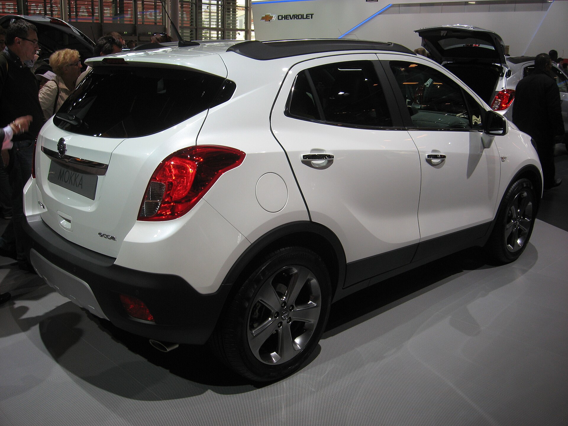 Opel Mokka güncel kasa dış görünüm