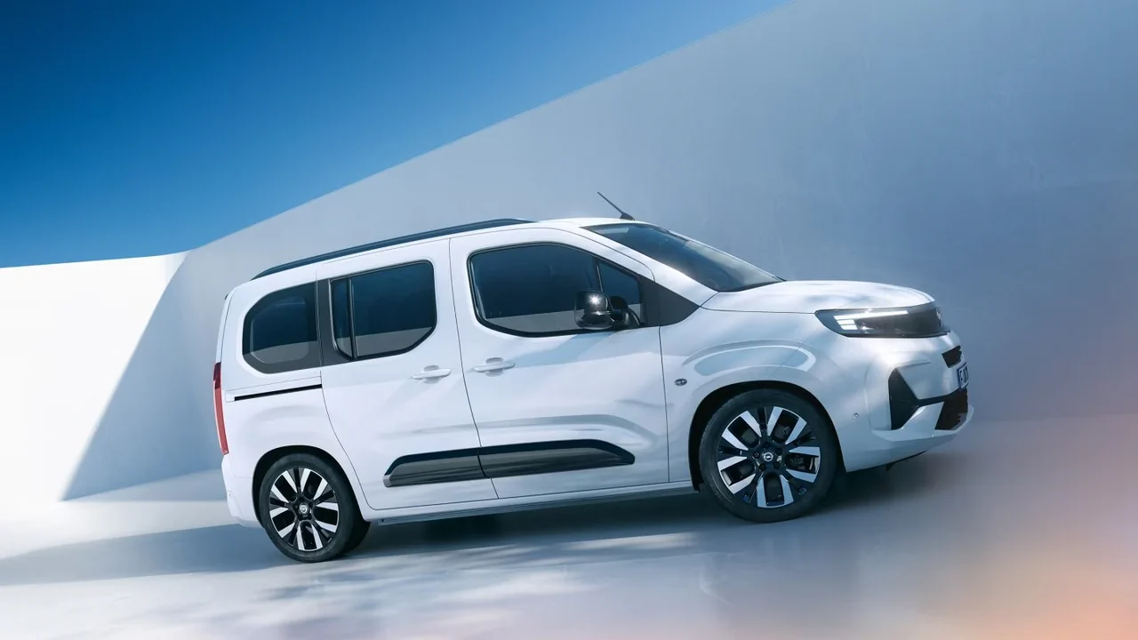 Opel'den Ekim Ayında Ticari Araçlara Sıfır Faiz ve Elektrikli Mokka'da Önemli İndirim 3 Opel'den Ekim Ayında Ticari Araçlara Sıfır Faiz ve Elektrikli Mokka'da Önemli İndirim görsel 1