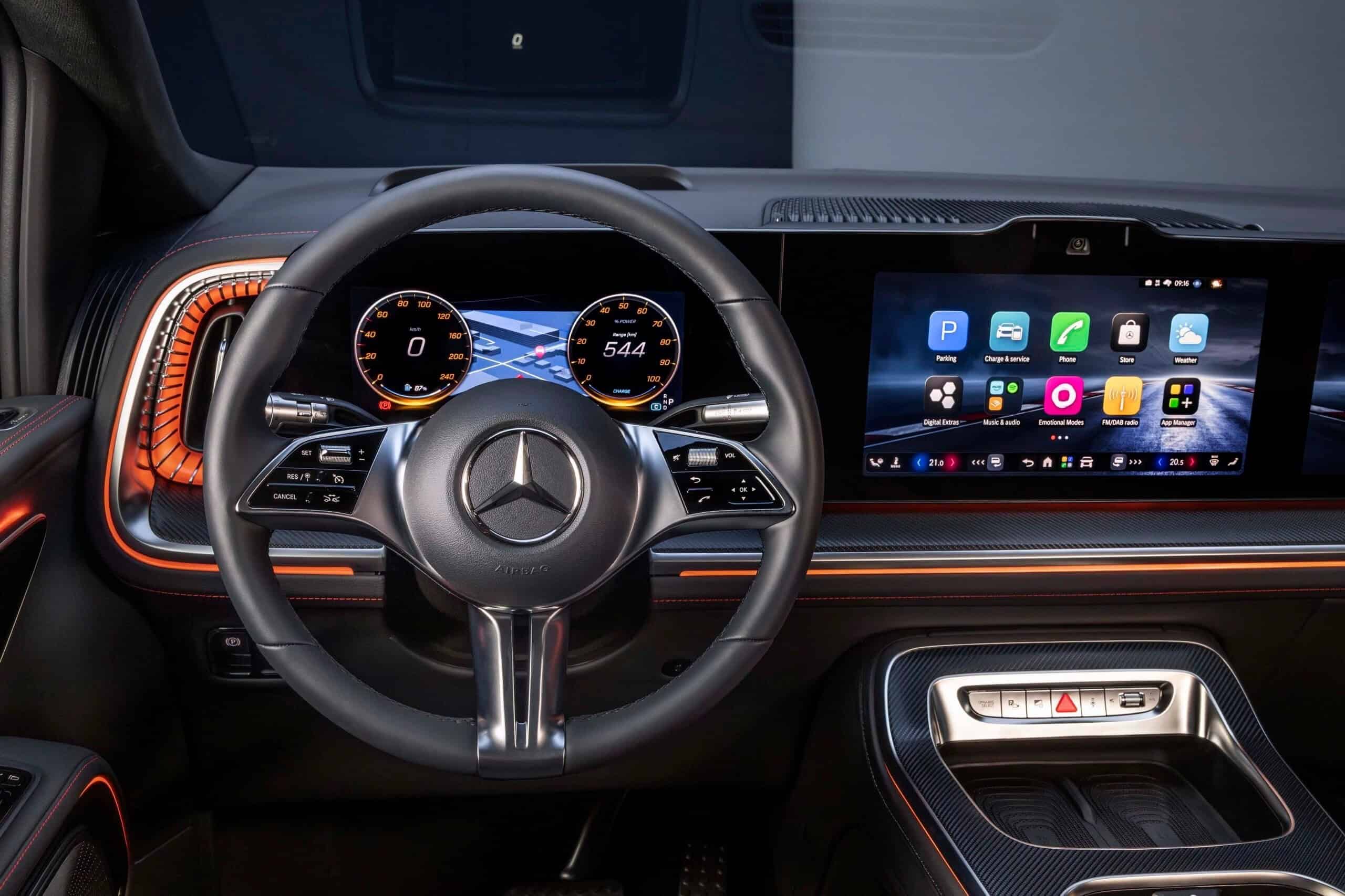 Paris Otomobil Fuarı'nda Küçük Çocuğun Lüks Mercedes VLE ile Duvara Çarpması Güvenlik Tartışması Yarattı 6 Paris Otomobil Fuarı'nda Küçük Çocuğun Lüks Mercedes VLE ile Duvara Çarpması Güvenlik Tartışması Yarattı görsel 4