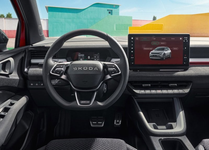 Skoda Epiq Sportline Sahne Aldı: 440 Kilometre Menzil ve Sportif Detaylar görsel 4