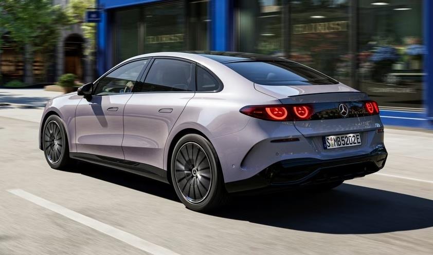 Tamamen Elektrikli Mercedes C-Serisi Türkiye'de: Fiyatı ve Özellikleri 5 Tamamen Elektrikli Mercedes C-Serisi Türkiye'de: Fiyatı ve Özellikleri görsel 3
