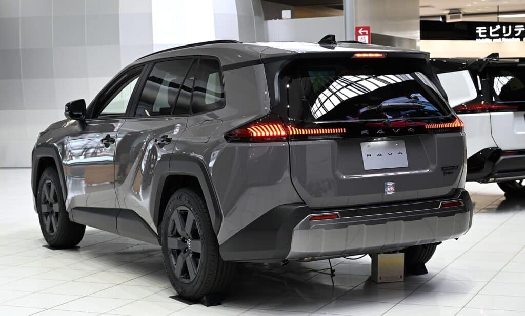 Toyota RAV4 5. nesil dış görünüm