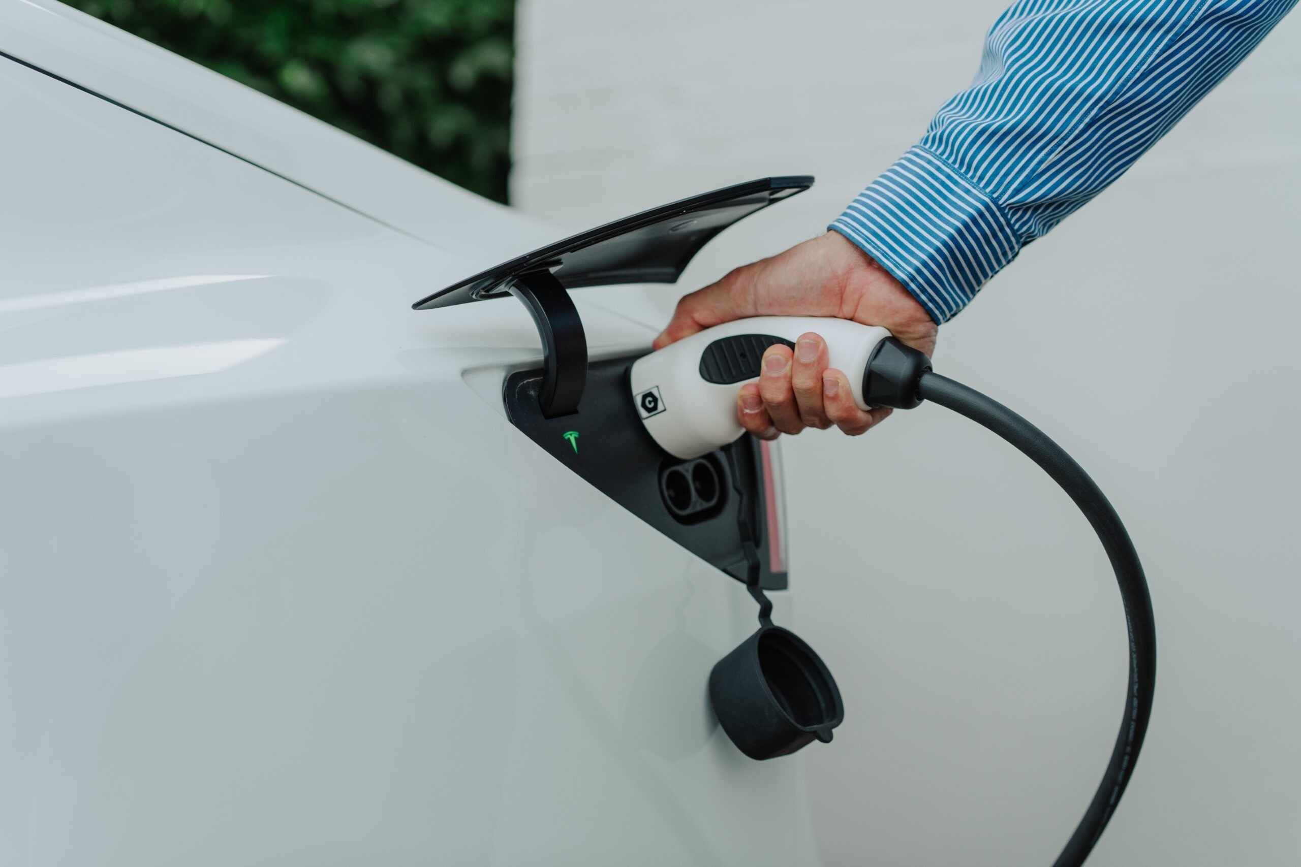 Türkiye Otomobil Pazarında Dönüşüm: Elektrikli ve Hibrit Araçların Satış Payı Yüzde 52'ye Dayandı görsel 2