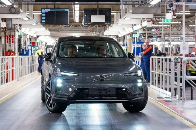 Volvo'dan Avrupa Pazarına Özel Ulaşılabilir Elektrikli SUV Hamlesi 4 Volvo'dan Avrupa Pazarına Özel Ulaşılabilir Elektrikli SUV Hamlesi görsel 2