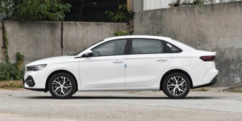 Yenilenen Geely Emgrand Çin'de Satışa Çıktı: Uygun Fiyatlı Sedan Güncellendi 5 Yenilenen Geely Emgrand Çin'de Satışa Çıktı: Uygun Fiyatlı Sedan Güncellendi görsel 3