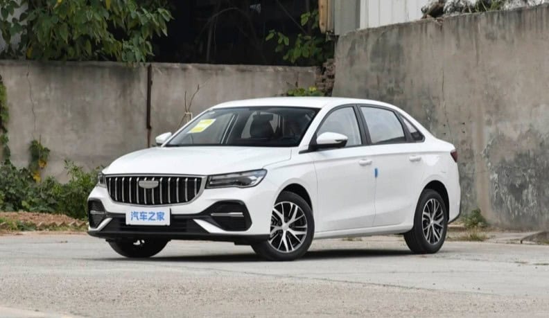 Yenilenen Geely Emgrand Çin'de Satışa Çıktı: Uygun Fiyatlı Sedan Güncellendi 4 Yenilenen Geely Emgrand Çin'de Satışa Çıktı: Uygun Fiyatlı Sedan Güncellendi görsel 2