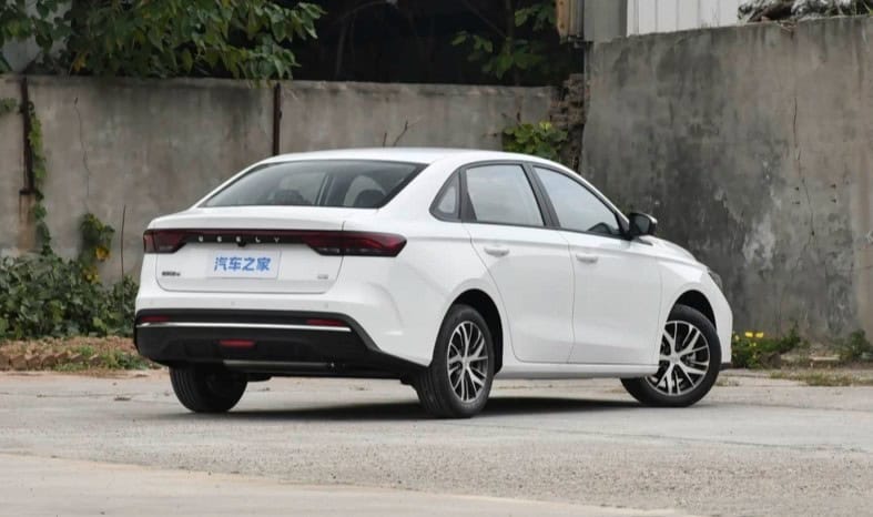 Yenilenen Geely Emgrand Çin'de Satışa Çıktı: Uygun Fiyatlı Sedan Güncellendi 6 Yenilenen Geely Emgrand Çin'de Satışa Çıktı: Uygun Fiyatlı Sedan Güncellendi görsel 4