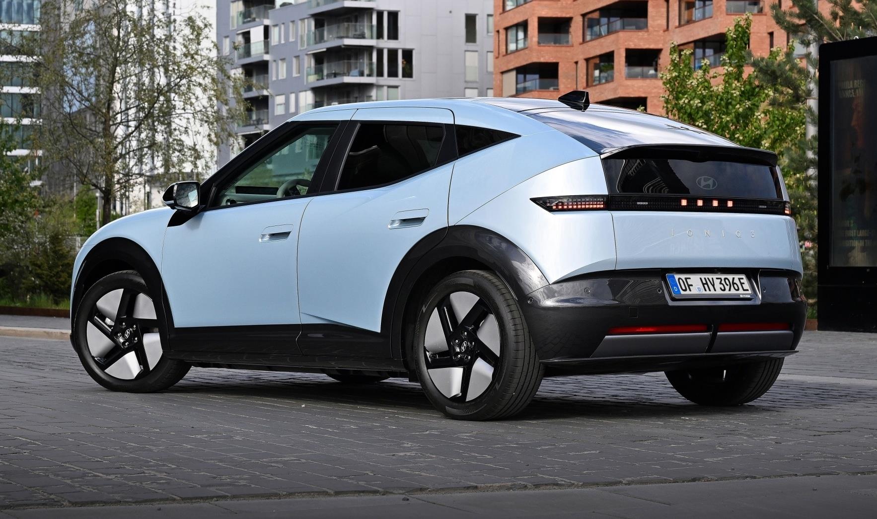 Yerli Üretim Hyundai IONIQ 3 Türkiye'de Satışa Sunuldu: Fiyat ve Donanım Listesi 5 Yerli Üretim Hyundai IONIQ 3 Türkiye'de Satışa Sunuldu: Fiyat ve Donanım Listesi görsel 3